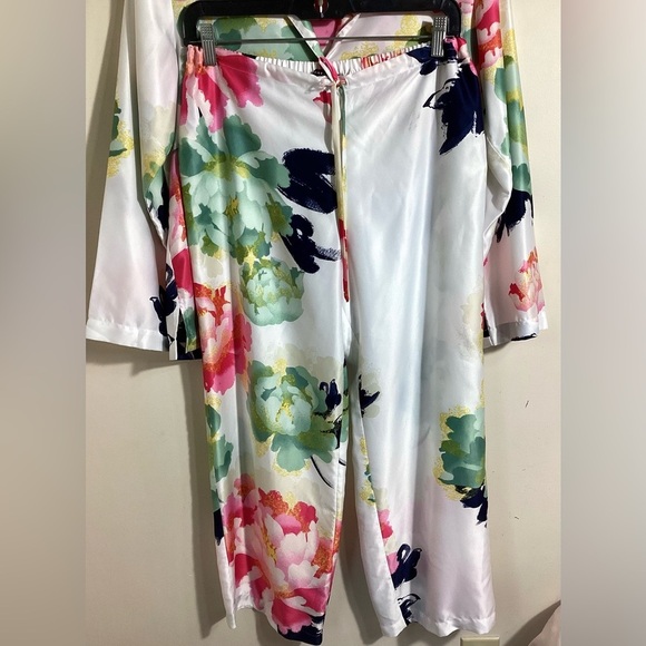 Natori Womens Floral Satin 2pc Pajama Set Size S Designer Chic Silky Ankle Pant - Picture 8 of 16